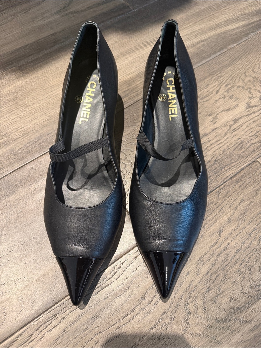 CHANEL Black Leather Pointed Toe Pumps with Patent Cap